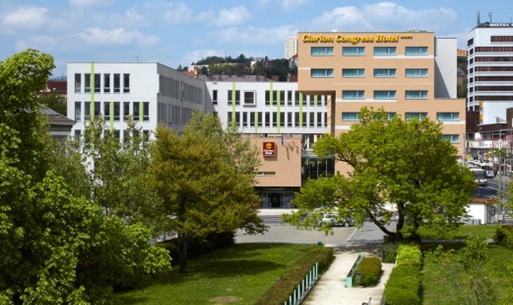 KRYŠTOF PŘENOCOVALI V ÚSTECKÉM HOTELU CLARION